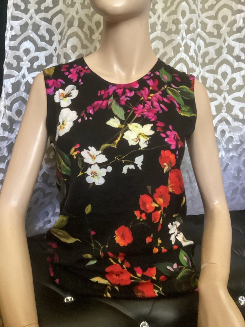 Escada Black Bright Pink, Red Floral Pattern Sleeveless Shell Top in Fantasy